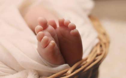 Оралда жаңа туған нәрестені қоқыс жәшігіне тастап кеткен әйел үш баланың анасы болып шықты