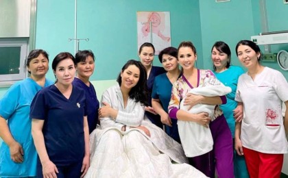 Динара Сәтжанның танымал келіні төртінші перзентін босанды