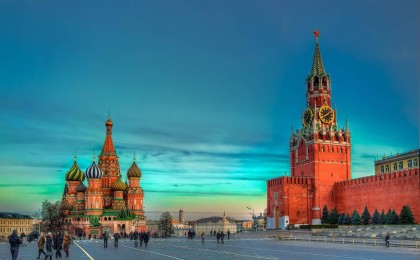 Мәскеуде ер адам Кремль қабырғасына «Молотов коктейльдерін» лақтырды