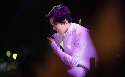 迪玛希在“新浪潮”活动期间演唱最新单曲《Passion》