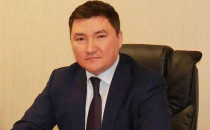 财政部任命财政委员会主席