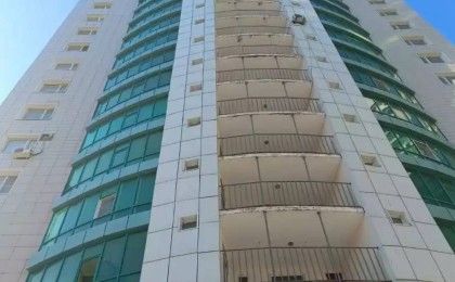 Ақтөбеде екі әйел көпқабатты үйдің жоғарғы қабатынан секіріп көз жұмды