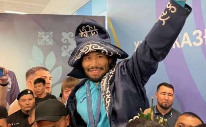 Олимпиаданың күміс жүлдегері Демеу Жадыраев Қазақстанға оралды (видео)