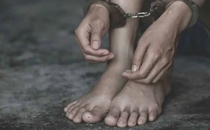 Қызылордада оқушылар сыныптасын жезөкшелікпен айналысуға мәжбүрлеген