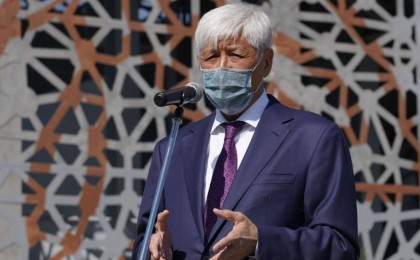 Қазақстандағы "жасы келген" облысы әкімі - Амандық Баталов