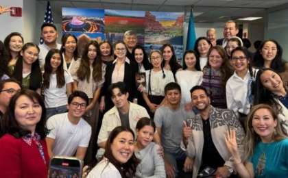 Димаш Құдайберген Нью-Йорктегі мәдениет қайраткерлерімен кездесті