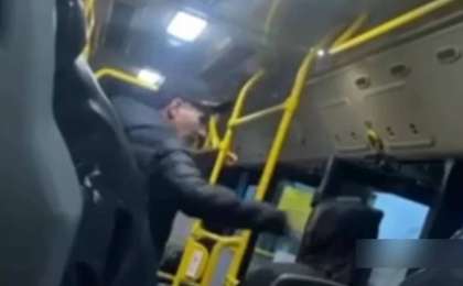 Автобуста мас еркек 12 жастағы оқушыны ұрып кетті