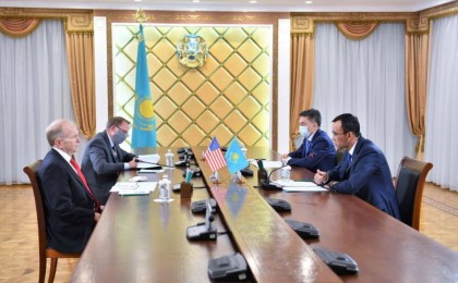 Мәулен Әшімбаев АҚШ елшісімен кездесті