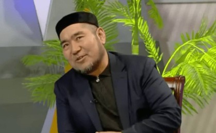 "Қолдарында автомат": Балғынбек Имашев шетелде жүргенде өзін қаруланған тәртіп сақшылары ұстағанын айтты