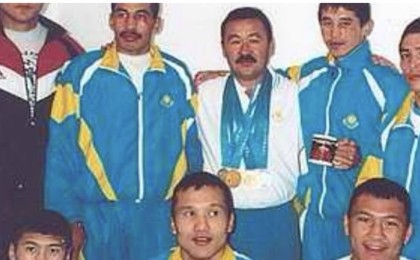 “Шенеунікке ұнамай қалған” - Танымал бапкер бүгін де еден жуып жүр