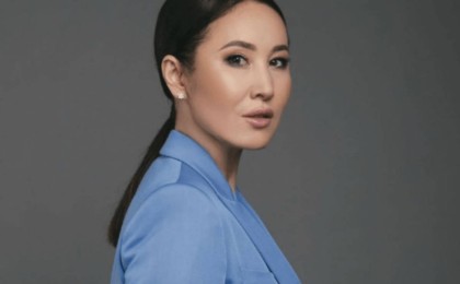 Әлеуметтік желіде Гүлнұр Оразымбетованың фонограммаға ілесе алмай масқара болған видеосы тарады