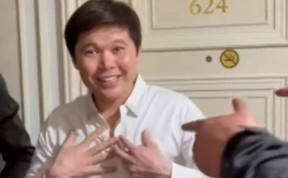 Ернар Айдарға достары туған күнінде ерекше тосынсый жасады (видео)