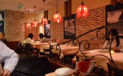 Кафеде жанжал шығарған депутаттың видеосы желіде тарап жатыр