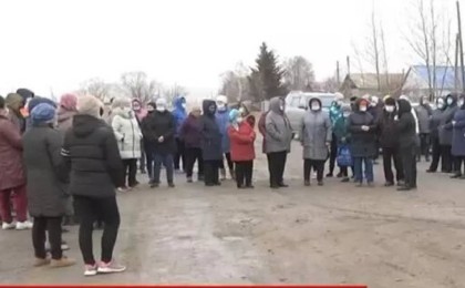 Ақмола облысында он жыл бойы ауызсусыз отырған ауыл тұрғындары митингке шықт
