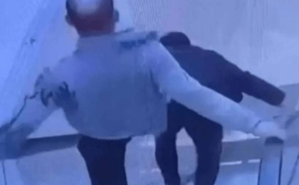 Қарағанды. Эскалатордағы адамды теуіп құлатты деген күдікті психиатриялық есепте тұрған