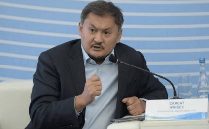 «Үміт үзбеңіздер!»: Саясат Нұрбек грантқа ілінбеген түлектерге үндеу жасады