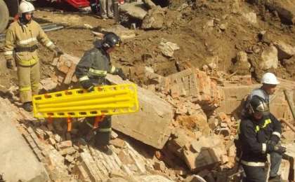 俄罗斯新西伯利亚市一建筑倒塌 致11人被埋废墟