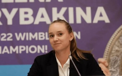 "Қобалжыдым": Рыбакина Тоқаевтан қандай сыйлық алғанын айтты