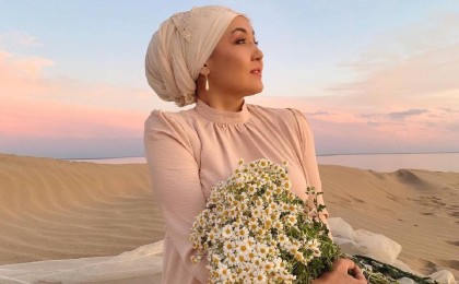 Индира Расылхан: Орамал таққаным үшін жобалардан қысқартылғаным рас