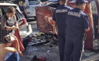 Алматыда полиция автобусы жеңіл көлікке соғып, жол апаты орын алды