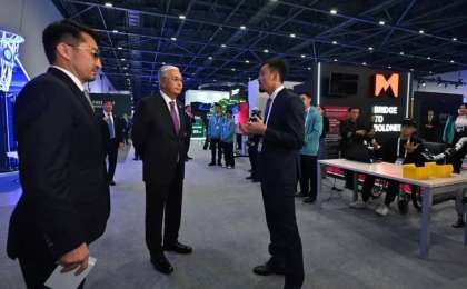 Мемлекет басшысы цифрлық шешімдер көрмесіне барды  