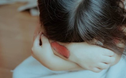 Тағы да педофиль? Қаражалда жоғалған бала белгісіз ер адаммен бос тұрған үйден табылды