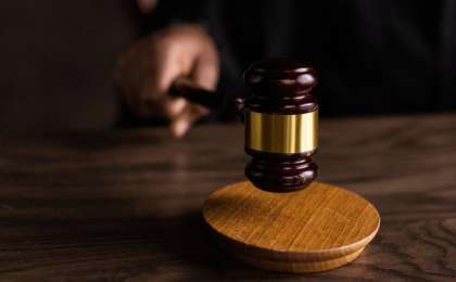 Өзбекстанда келінін айуандықпен өлтірген зейнеткер 13 жылға сотталды