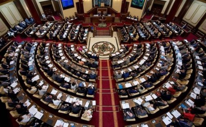 "Күшті Президент - ықпалды Парламент - есеп беретін Үкімет"