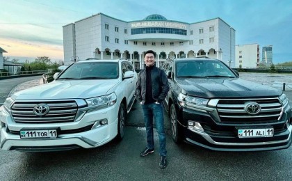 Әнші Төреғали Төреәлі жаңа көліктерімен мақтанды