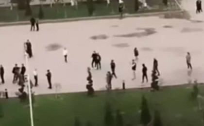 Блогер Атырау әкімдігінің маңына 50 мың теңге жасырып, жұртқа іздеттірген