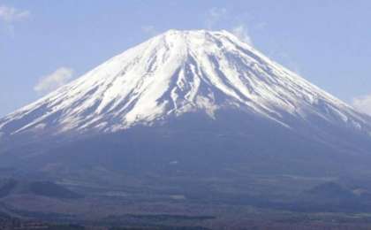 女登山客欲攻顶日本富士山不幸遭落石砸中丧命