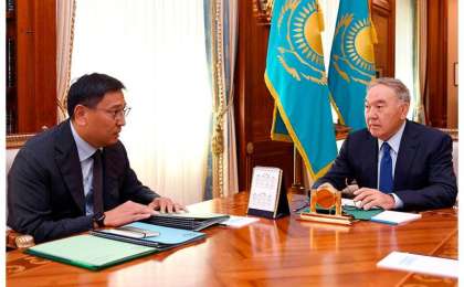 纳扎尔巴耶夫接见央行行长多萨耶夫