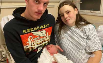 Жүкті екенін білмеген 18 жастағы ару дәретханада босанып қалды