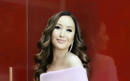 "Құдды жас қыздай": Гүлнұр Оразымбетова мінсіз мүсінімен ерлер қауымын естен тандырды (фото)