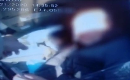 "Інім, кіммен сөйлесіп тұрғаныңды білмейсің бе?": Бизнесмен полицейді балағаттаған