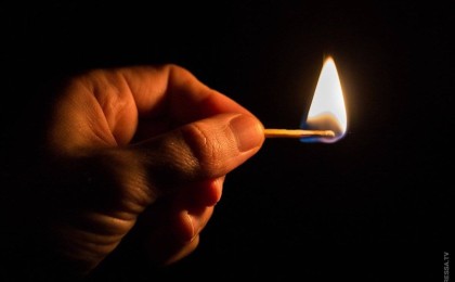 Шымкентте биліктен көмек сұрап жүрген әйел өзін өртемек болды (видео)