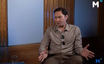 "Есікті теуіп кіріп, түрлі хабарлама жібереді": Азамат Сатыбалды басшылық қызметте қандай қиындыққа тап болғанын айтты