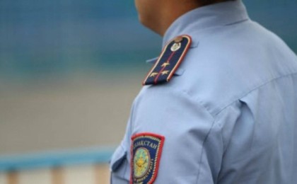Ақтөбе облысында полицей темекі үшін блок-бекеттен өткізіп тұрған - Қазақстан жаңалықтары