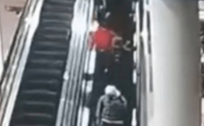 Астанада эскалатор құлады: Оқиғаның видеосы тарады