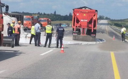 Бурабайдан келе жатқан жолда 1,5 мыңнан астам көлік кептелісте тұр