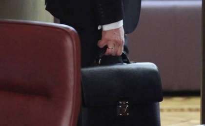 «Әкім мойнымнан қысып, бірнеше рет соққы жасады»: Қандыағаш қаласының әкіміне қатысты қылмыстық іс қозғалды