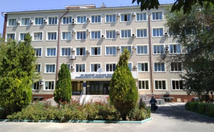 Дәрігердің Kaspi Gold-ына аударып жатыр екен: Заңгер Шымкент ауруханасындағы былық-шылықтың бетін ашты