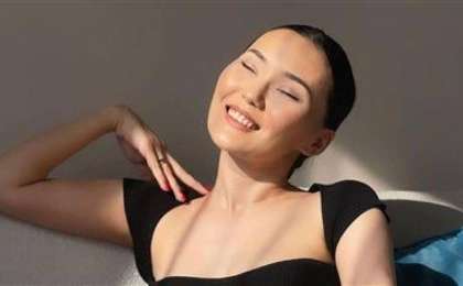 "Сен сияқты күйеуден туа бергің келеді": Баян Алагөзованың қызы желіге қызықты жазба қалдырды