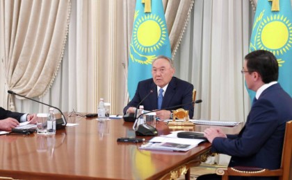 Назарбаев "Самұрық-Қазына" басшылығын мақтады