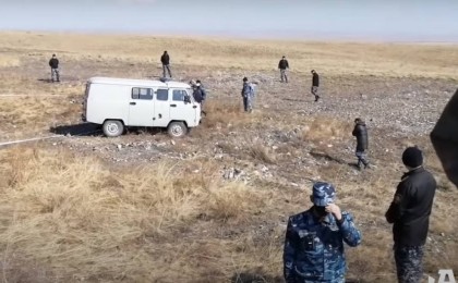 Басын балтамен ұрған: Қарағандыда 8 ай бұрын жоғалған әйелдің мәйіті табылды (видео)