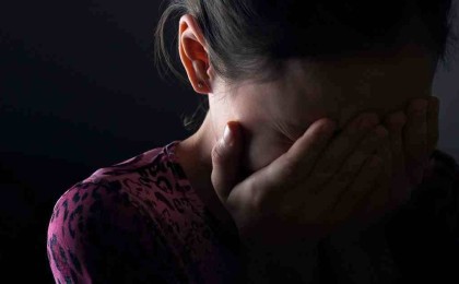 "Үйіне қайтқысы келмейді": Жаңаөзенде анасынан таяқ жеген қыздың жағдайы белгілі болды