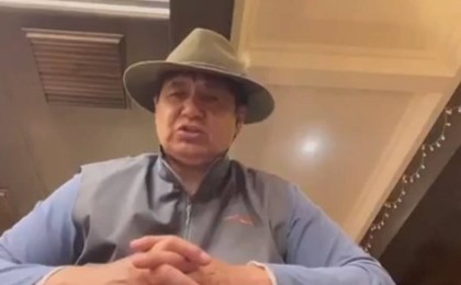 Жираф пен зебраны атқан аңшы қазақстандықтарға үндеу жасады (видео)