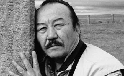 Вашингтондағы зиярат: Мағауиннің қабіріне туған жерінен топырақ салынды