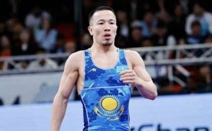 Қуат Хамитов грек-рим күресінен 26 жылдан кейін алтын алған Айдос Сұлтанғалиге берілген сыйақыны сынға алды