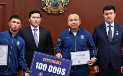 Әлем чемпионатынан жүлде алған қазақстандық боксшыларға 100 мың долларға дейін сыйақы табысталды